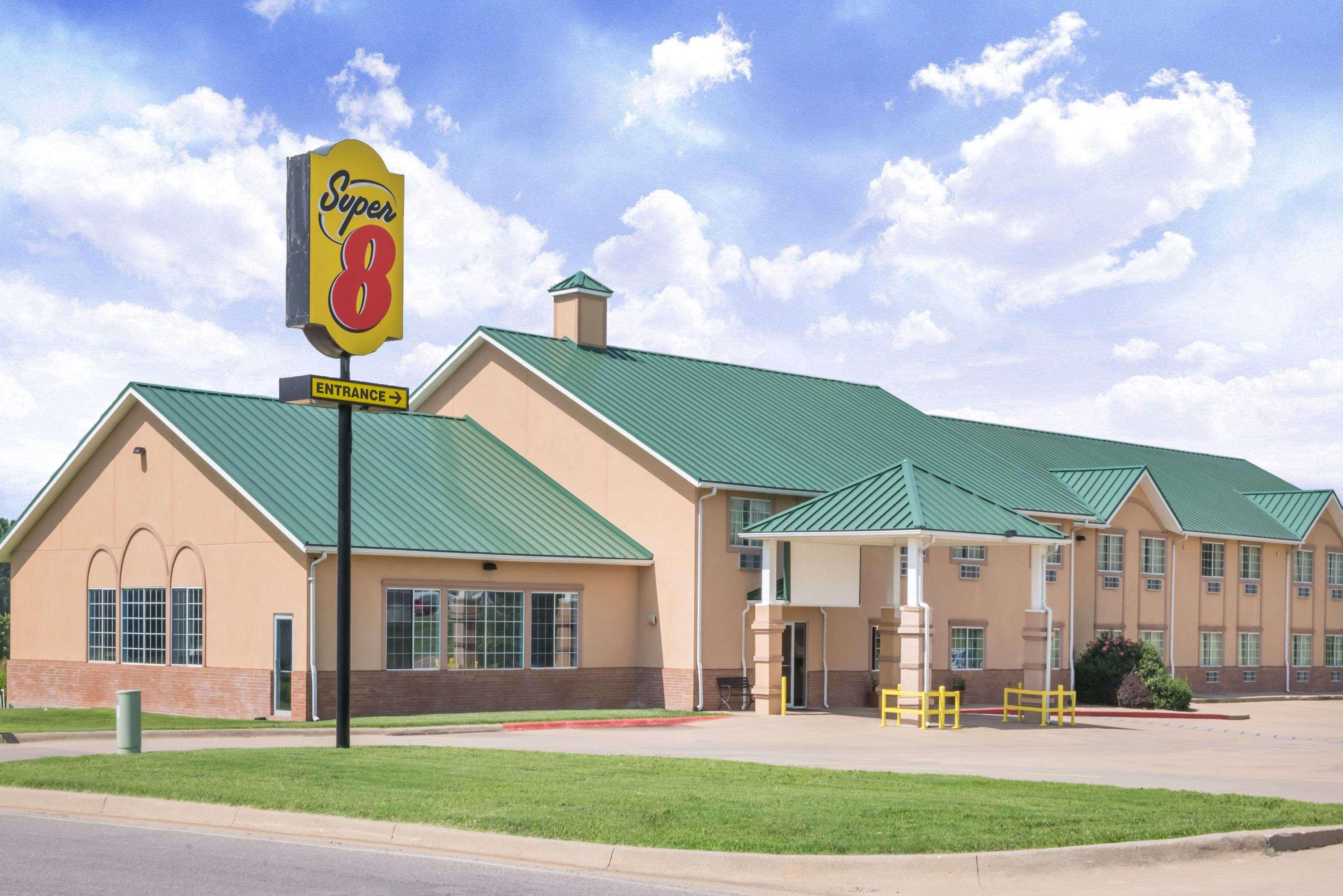 Готель Super 8 By Wyndham Winfield-Quail Ridge Area Екстер'єр фото
